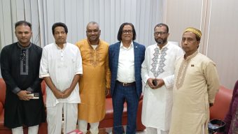 জাসাসের কেন্দ্রীয় কমিটির সভাপতি ও চিত্র নায়ক হেলাল খানের সাথে মত বিনিময়