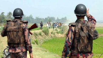 বিজিবি’র উপর হামলা করলো চোরা কারবারিরা