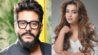 রাজের কাঁধে মাথা রেখে অঝোরে কাঁদলেন কৌশানী