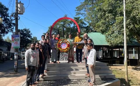 বিয়ানীবাজারে গোলাবশাহ যুব সংঘের শ্রদ্ধা নিবেদন