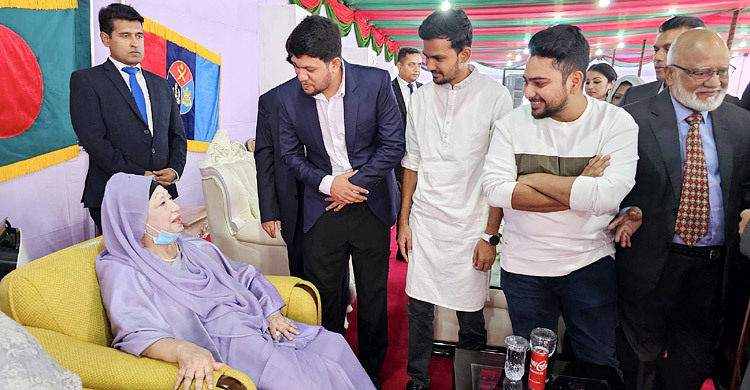 অর্ধযুগ পর খালেদা জিয়ার প্রকাশ্য উপস্থিতি যে বার্তা দিচ্ছে