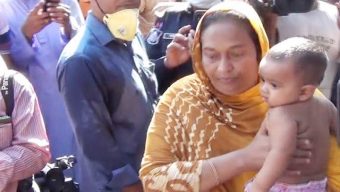 মা-বোনের লাশের পাশে কাঁদছিল শিশুটি!