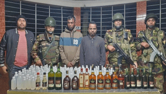 নবীগঞ্জে বিপুল পরিমাণ মদসহ গ্রেফতার দুই