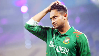 এক বছরের জন্য নিষিদ্ধ হতে যাচ্ছেন সাকিব!