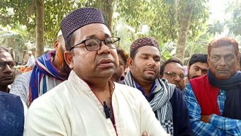 বাবার জানাজা থেকে মনির খানের মোবাইল চুরি