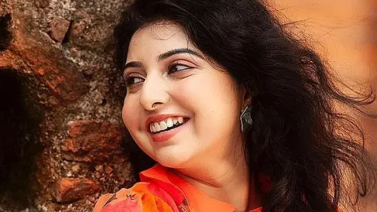 বিয়ে করেছেন পড়শী