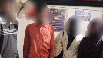 সিলেটে দুই তরুণীর সাথে দুই তরুণ আটক