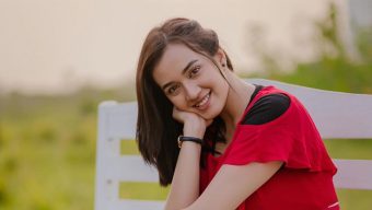 নামাজি জীবনসঙ্গী খুঁজছেন আইশা খান