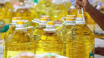 বিয়ানীবাজারে সয়াবিনের বিপনন বাজারে কৌশলী পরিবেশকরা, বিক্রি হচ্ছে বাড়তি মূল্যে