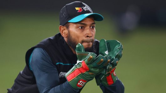 বাজে অবস্থানে মুশফিক