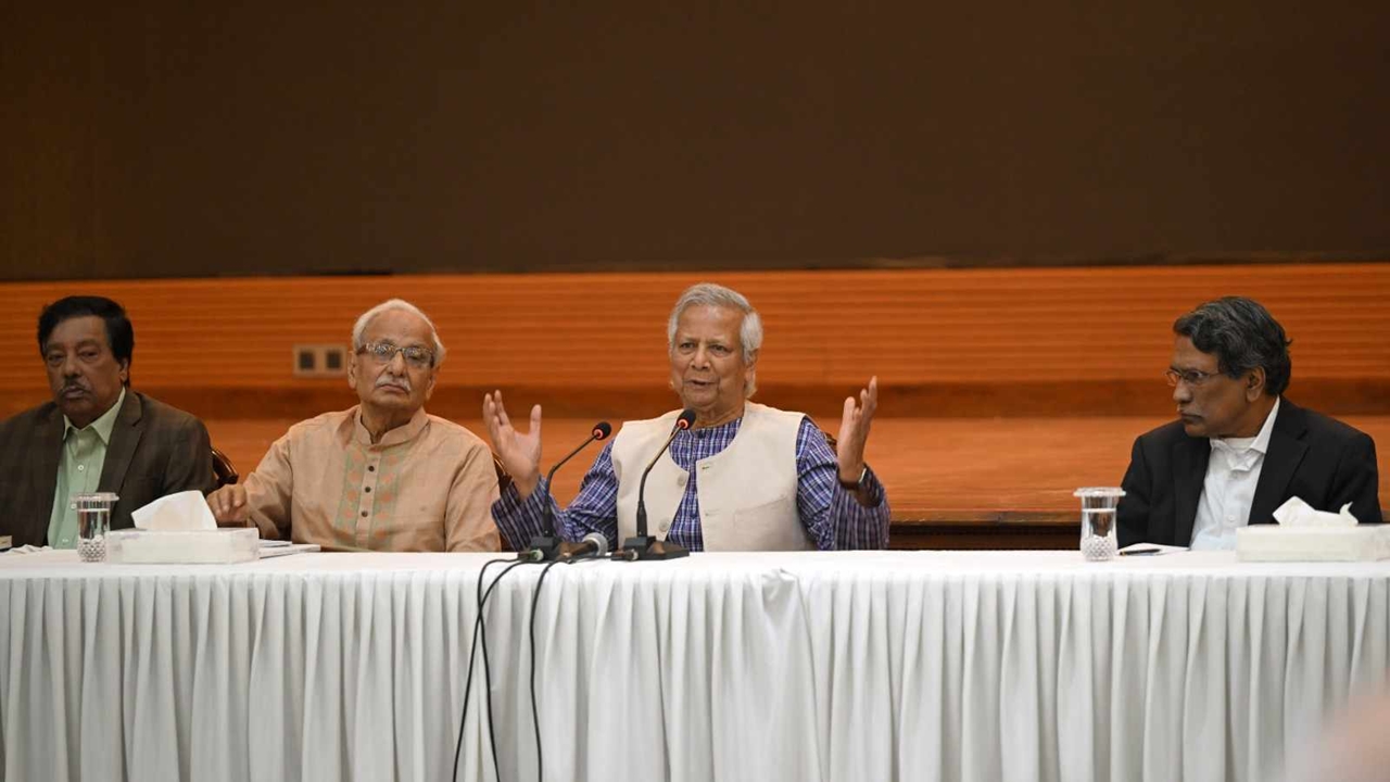 অভ্যুত্থানের যোদ্ধাদের স্বপ্ন বাস্তবায়নে সবাই মিলে চেষ্টা করবো: ড. ইউনুস