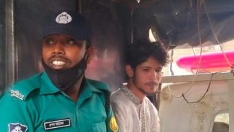 শাবিপ্রবিতে ক্লাস করতে এসে আ ট ক ছাত্রলীগকর্মী