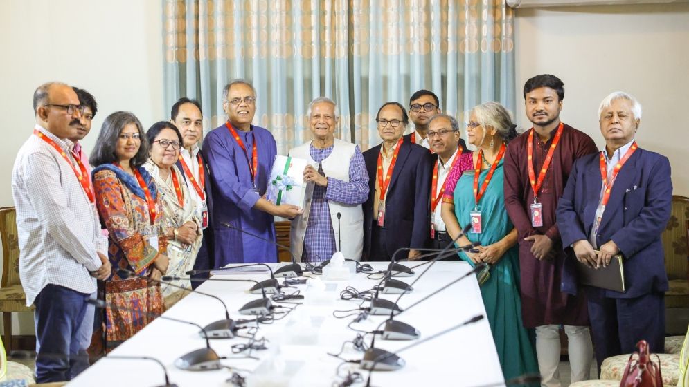 বাস্তবায়নযোগ্য প্রস্তাবগুলো দ্রুত কার্যকর করতে চান প্রধান উপদেষ্টা