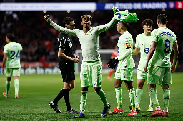 স্পেনে বার্সা-রিয়ালের মাঝেই প্রতিদ্বন্দ্বিতা, ফ্রান্সে ট্রফির অপেক্ষায় পিএসজি