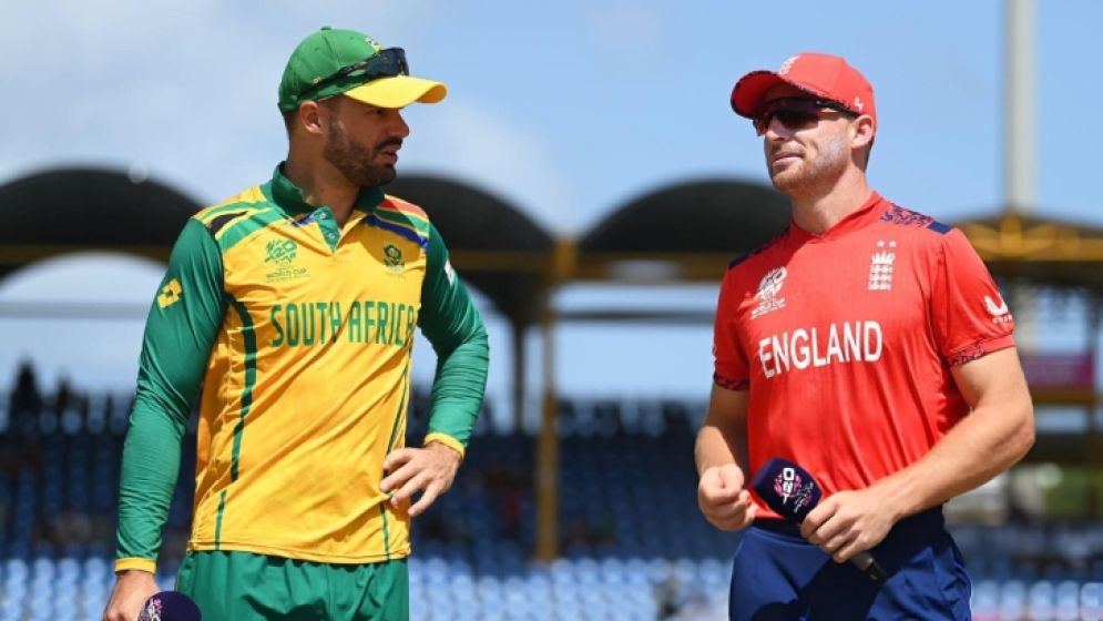 টিকে থাকার লড়াইয়ে ফিল্ডিংয়ে দক্ষিণ আফ্রিকা