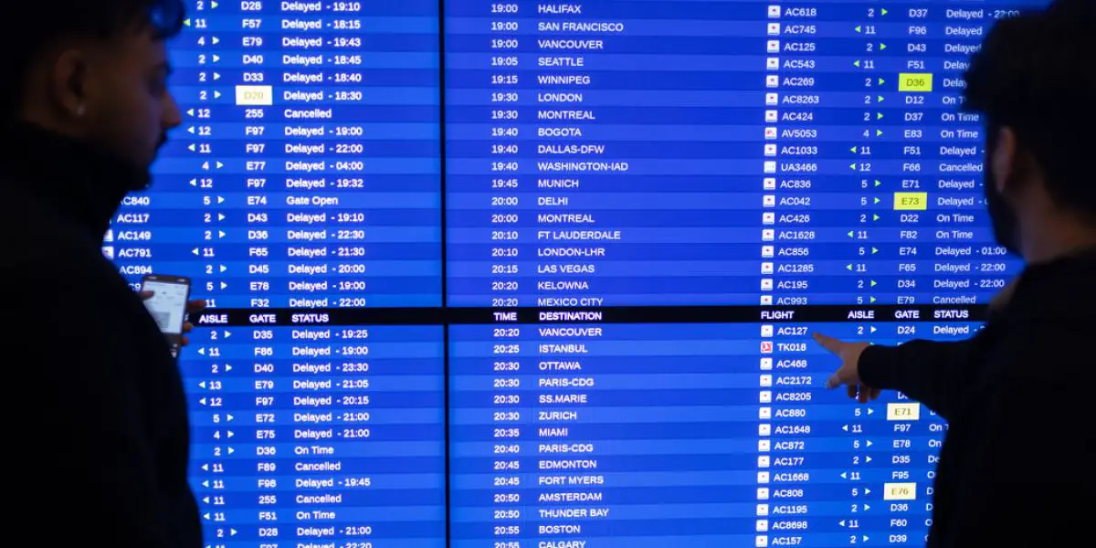 যুক্তরাষ্ট্র ভ্রমণে নিষেধাজ্ঞার আওতায় আসছে ৪৩ দেশ!