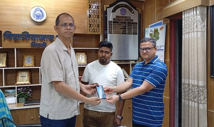 বিয়ানীবাজারে হারানো ফোন উদ্ধার করে দিচ্ছে পুলিশ