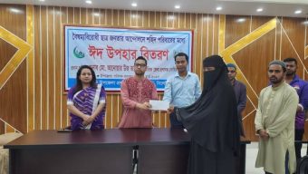 বিয়ানীবাজারে ৫ শহীদ পরিবারের মধ্যে নগদ অর্থ ও পণ্য সামগ্রী বিতরণ