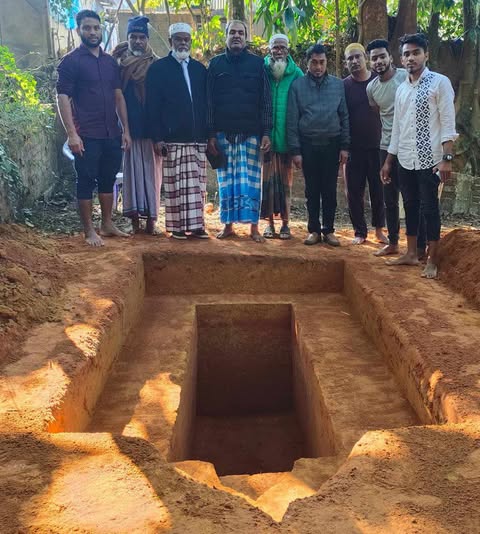 বিয়ানীবাজারের শেষ ঠিকানা- ‘কবর খোঁড়াই যাদের নেশা’