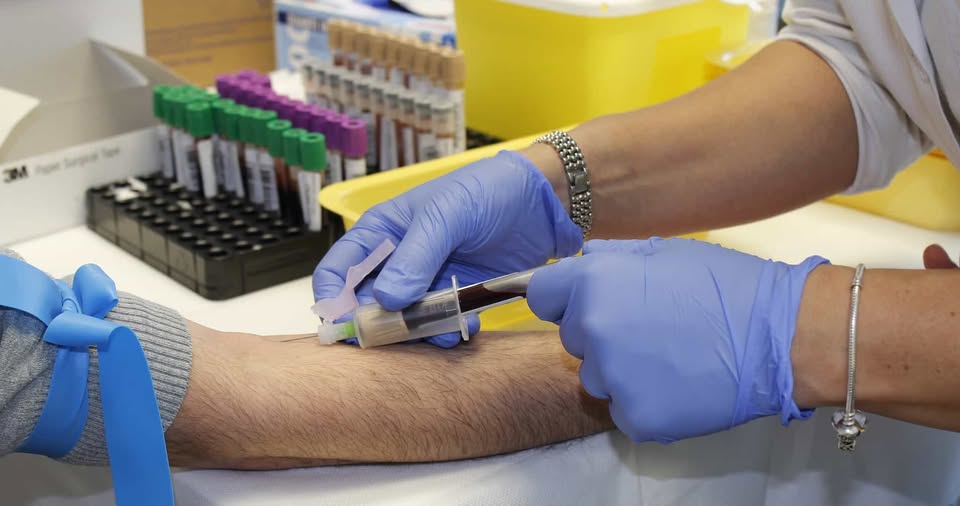 ডাক্তার না লিখলেও চিকিৎসায় আইনী বাধা নেই ডিএমএফ ডিগ্রীধারীদের