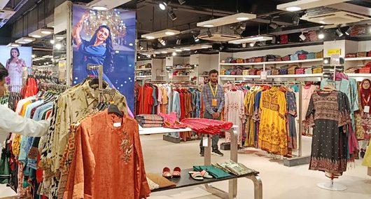 আবহাওয়ার কথা মাথায় রেখে ঈদের পোশাকে এসেছে বৈচিত্র্য