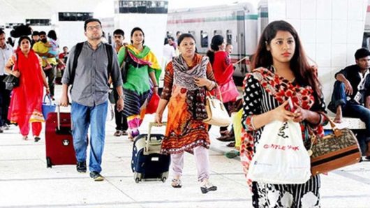লম্বা ছুটিতে স্বস্তির ঈদযাত্রা