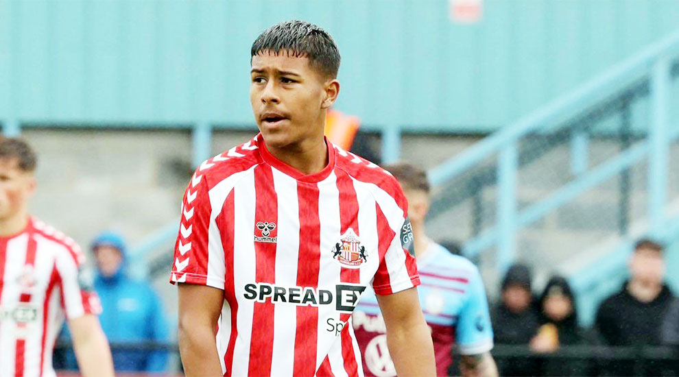 বাংলাদেশের হয়ে খেলতে আগ্রহী ইংলিশ ক্লাবে খেলা কিউবা মিচেল