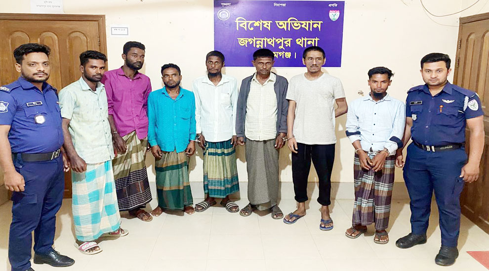 জগন্নাথপুরে পুলিশের অভিযানে গ্রেফতার ৭