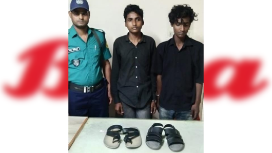 সিলেটে লুটের জুতাসহ গ্রেফতার ২