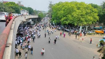 ছয় দফা আদায়ে পলিটেকনিক শিক্ষার্থীদের সড়ক অবরোধ