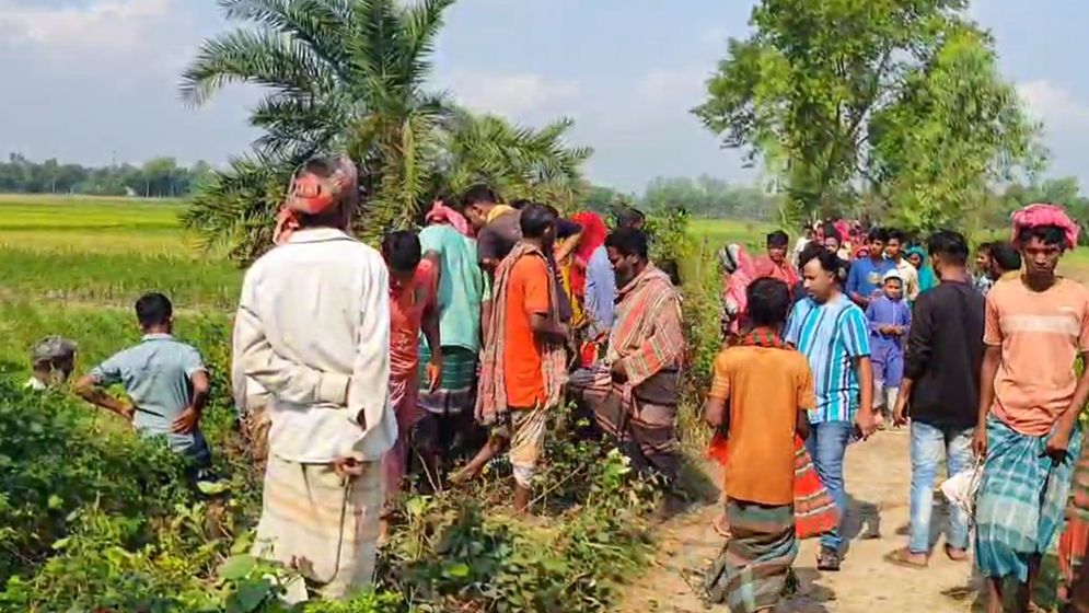 রাস্তার পাশে মিলল ব্যবসায়ীর গলাকাটা লাশ