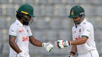 বড় লিডে চোখ রেখে দিন শেষ করল বাংলাদেশ