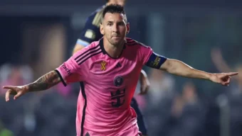 ইনজুরি কাটিয়ে মেসির জোড়া গোল, ভক্তদের ভাষায় ‘দ্য কিং ইজ ব্যাক’