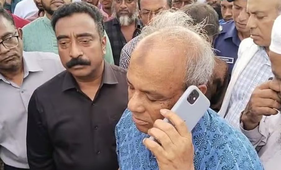 সিলেটে এসে উপদেষ্টা জাহাঙ্গীর বললেন, ‘পয়সা খাইবেন, কাম করবেন না’