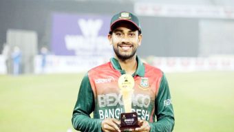 সাকিবকে ছাড়িয়ে বিশ্বসেরাদের কাতারে এখন মিরাজ