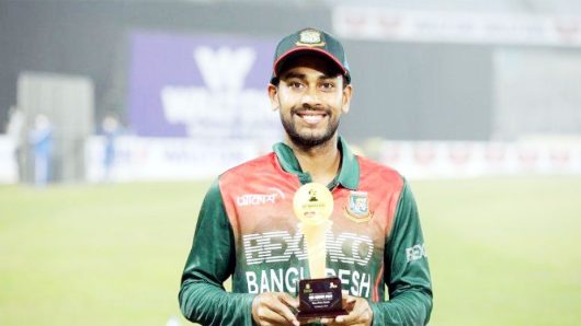 সাকিবকে ছাড়িয়ে বিশ্বসেরাদের কাতারে এখন মিরাজ