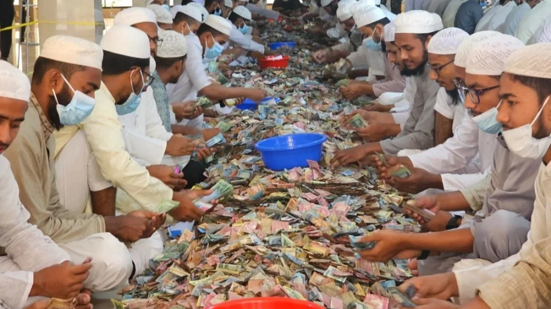 পাগলা মসজিদ: চলছে গণনা, তিন ঘণ্টায় মিললো ৬ কোটি ৩৬ লাখ টাকা