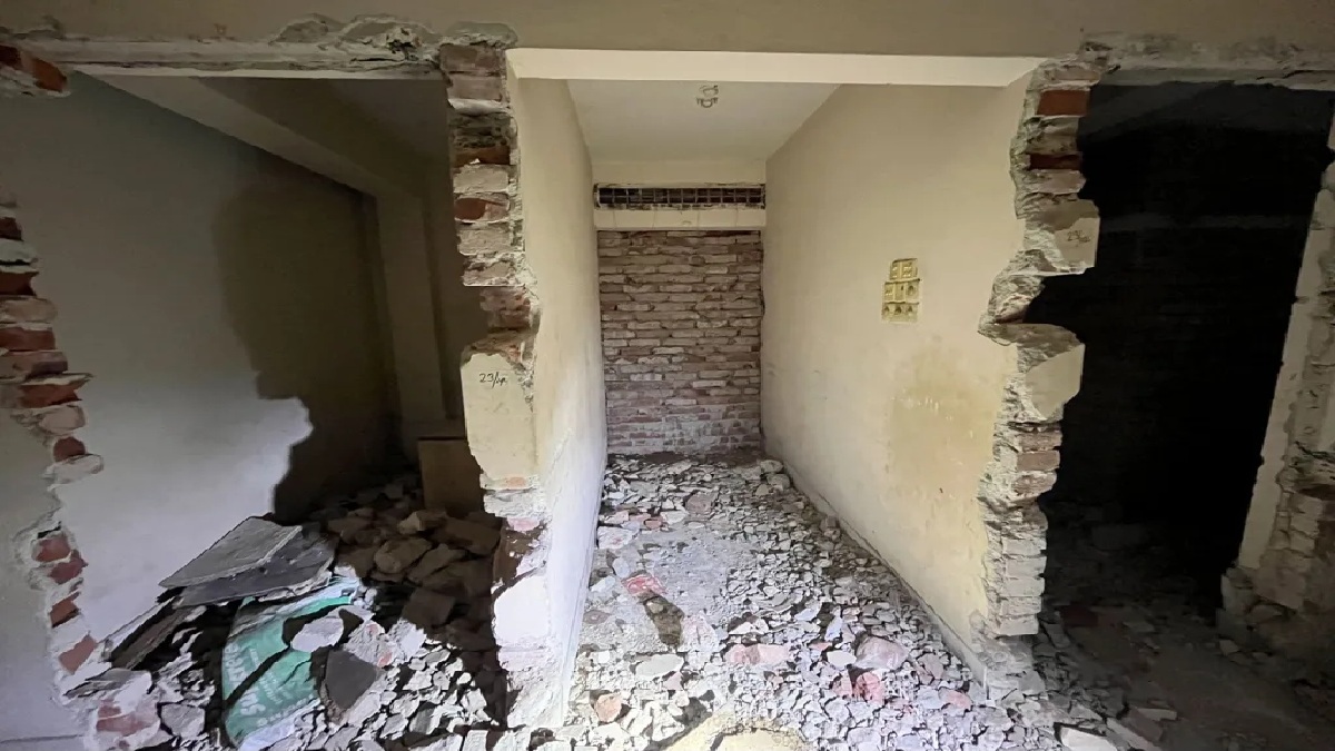 নতুন আয়নাঘরের সন্ধান