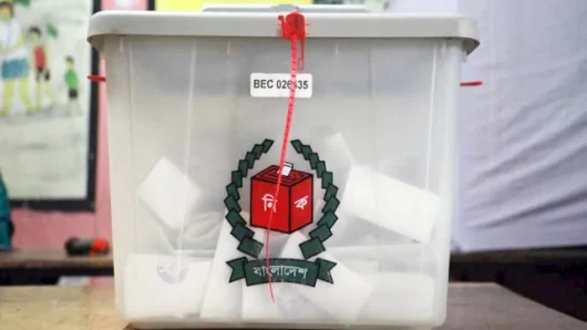 নির্বাচন ঘিরে মাঠ প্রশাসন গোছাচ্ছে সরকার