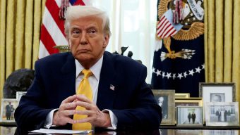 শুল্ক আরোপ নিয়ে দেশে দেশে টানাপোড়েন, অটল অবস্থানে ট্রাম্প