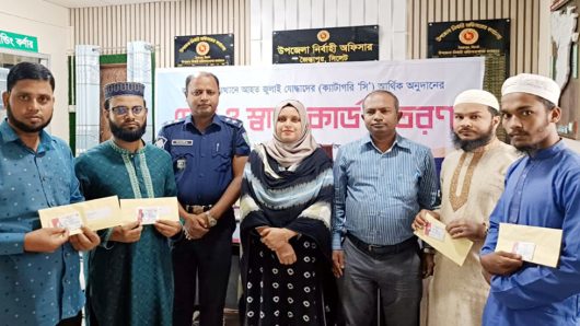 জৈন্তাপুরে সহায়তা পেলেন ৬ জন