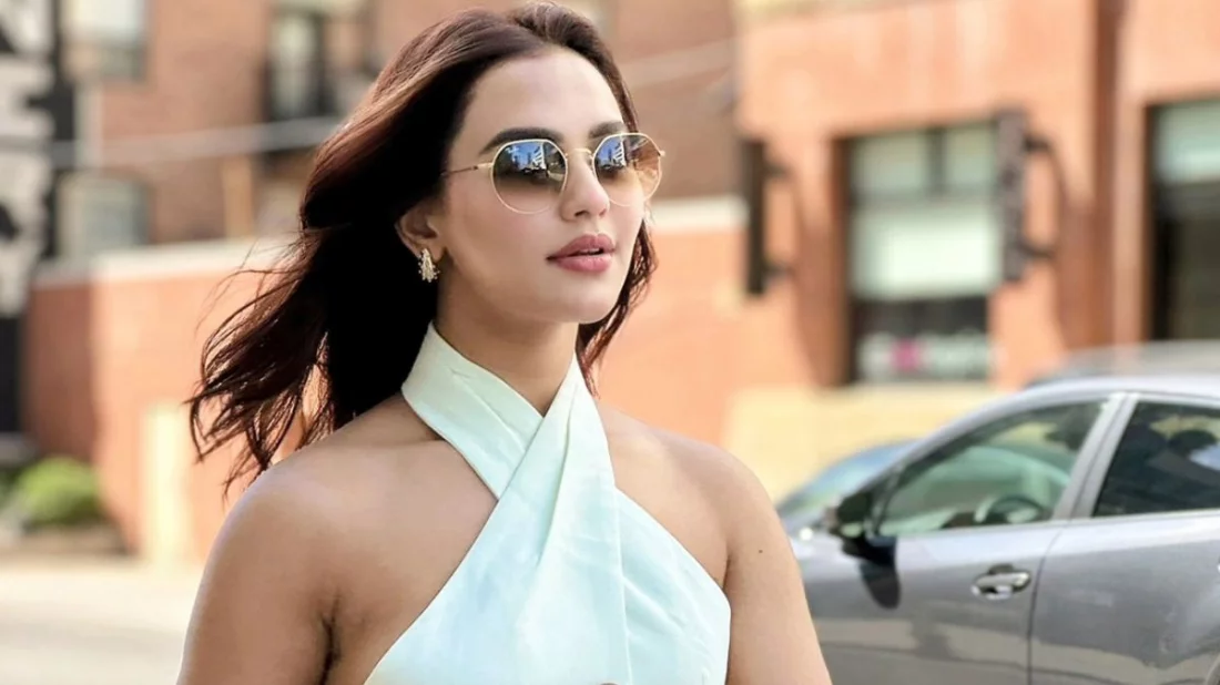 শাহজালাল বিমানবন্দর থেকে চিত্রনায়িকা নুসরাত ফারিয়া গ্রেপ্তার