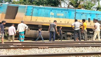 শ্রীমঙ্গলে তেলবাহী ট্রেনের ইঞ্জিন লাইনচ্যুত