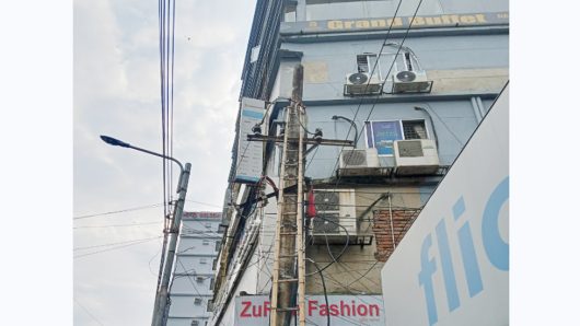 জিন্দাবাজারে হঠাৎ আগুন, আতঙ্ক