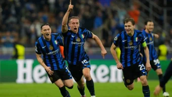 রুদ্ধশ্বাস সেমিফাইনালে বার্সেলোনাকে হারিয়ে ফাইনালে ইন্টার মিলান