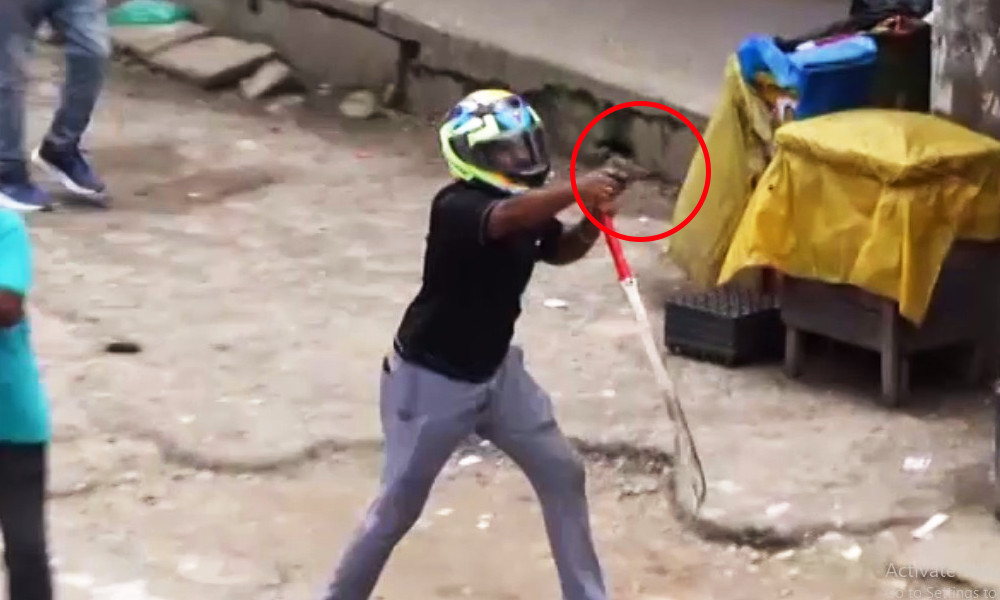 ৬ হাজার লাইসেন্সকৃত অস্ত্রের হদিস নেই, অস্ত্র জমা দেননি আ’লীগ নেতারা