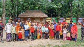 টাকা-পয়সা সব রেখে বিয়ানীবাজার সীমান্ত দিয়ে ৩২ জনকে পুশইন করলো ভারত