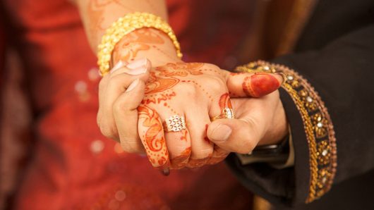 রাতে বিয়ে, সকালে স্বামীর টাকা-স্বর্ণালংকার নিয়ে পালালেন নববধূ