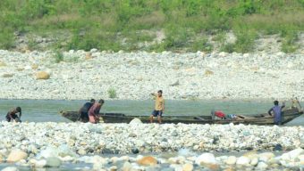 সাদা পাথরে ‘কালো হাত’