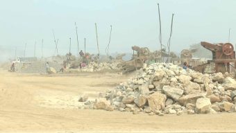 সিলেটে লাইসেন্স পাথর ধোয়ার, ব্যবসা ভাঙার